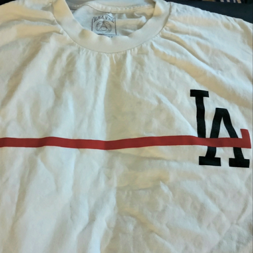 L NWOT BLVCK SCVLE BLACK SCALE LA TEE